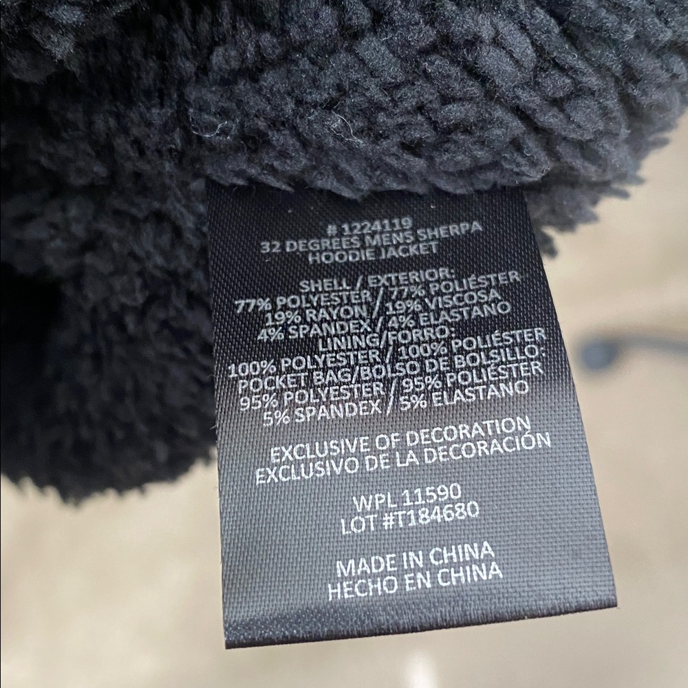 32 Degrees Heat | XL Zip-Up Hoodie with Furry Lining - Picture 6 of 7
